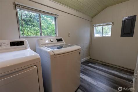 1088 Beach Avenue Marysville WA 98270