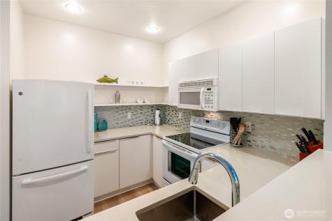 2415 2nd Avenue Seattle WA 98121