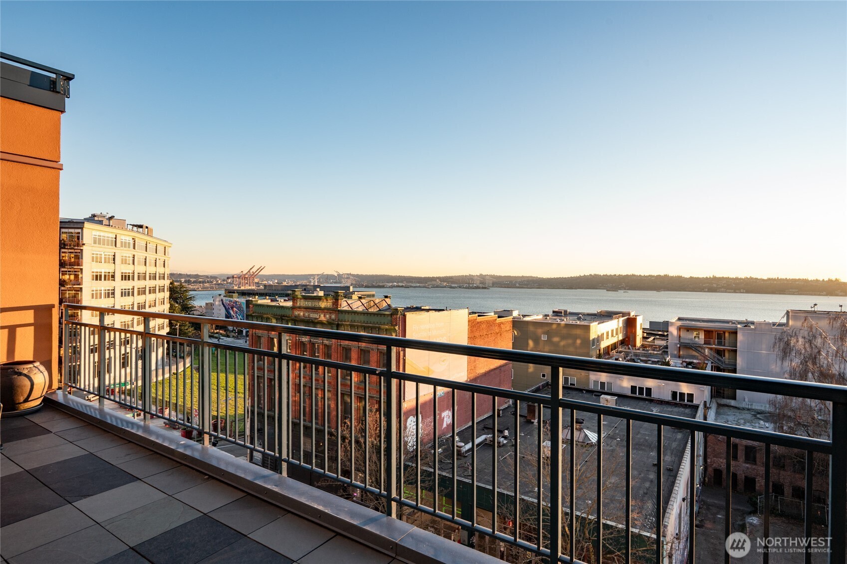2415 2nd Avenue Seattle WA 98121