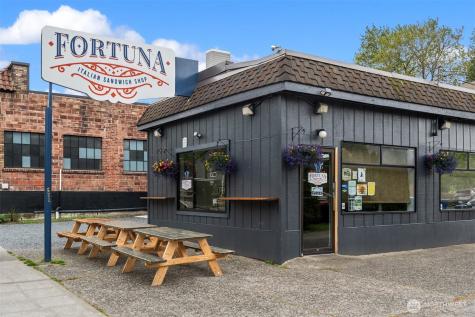 7600 Greenwood Avenue N Seattle WA 98103