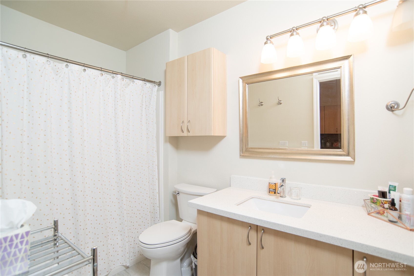 812 5th Avenue N Seattle WA 98109