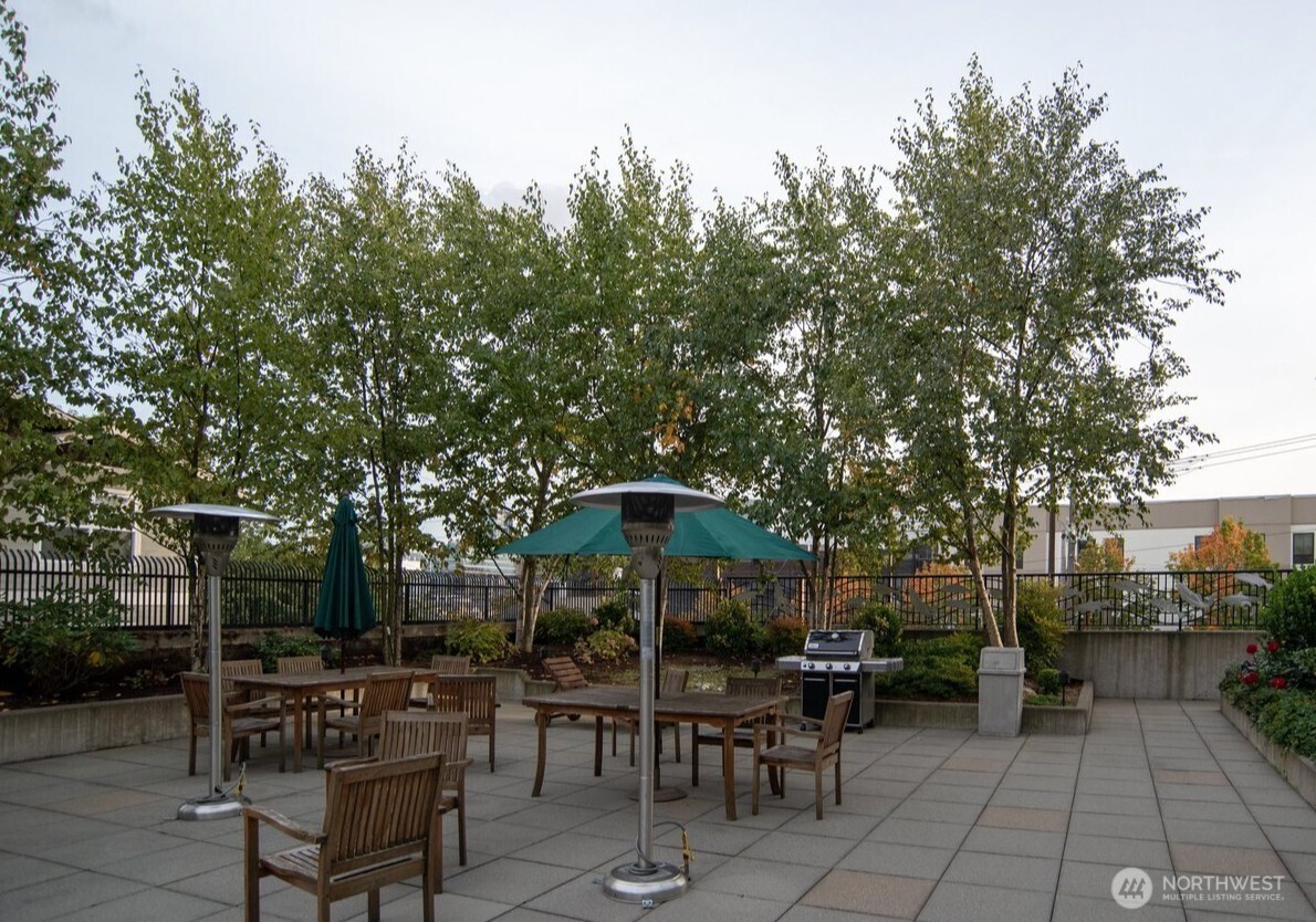 812 5th Avenue N Seattle WA 98109