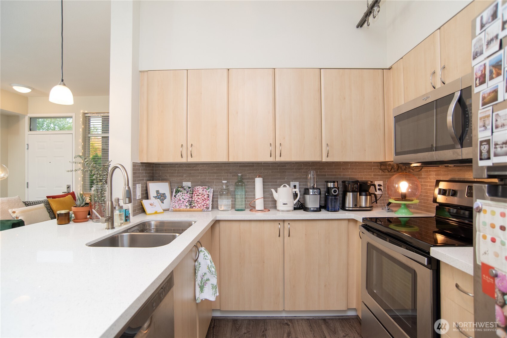 812 5th Avenue N Seattle WA 98109