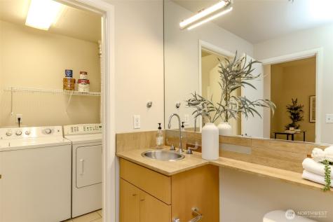 17 W Mercer Street Seattle WA 98119