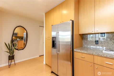 17 W Mercer Street Seattle WA 98119