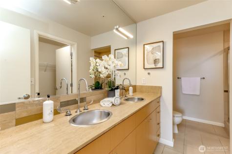 17 W Mercer Street Seattle WA 98119