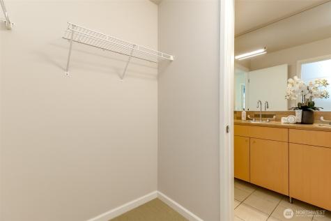 17 W Mercer Street Seattle WA 98119