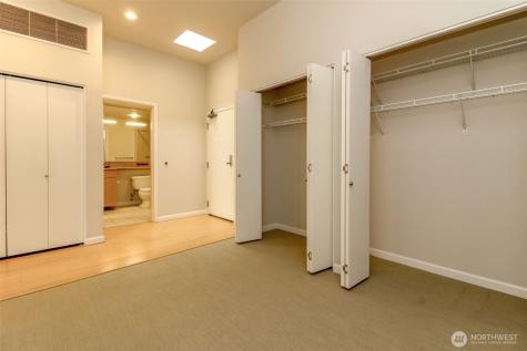 17 W Mercer Street Seattle WA 98119