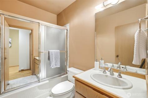620 W Mercer Place Seattle WA 98119