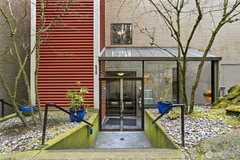 620 W Mercer Place Seattle WA 98119