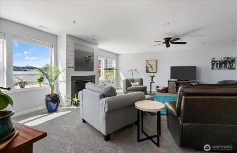 651 SE Bayshore Drive Oak Harbor WA 98277