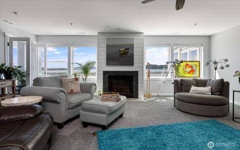651 SE Bayshore Drive Oak Harbor WA 98277