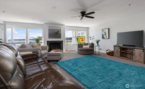 651 SE Bayshore Drive Oak Harbor WA 98277