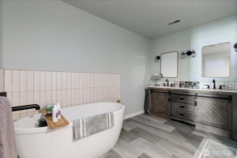 651 SE Bayshore Drive Oak Harbor WA 98277