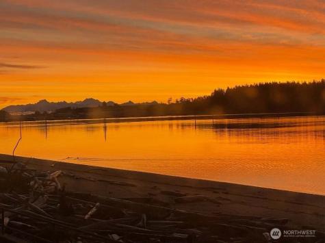 651 SE Bayshore Drive Oak Harbor WA 98277