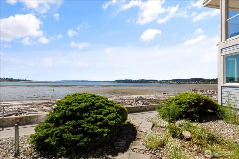 651 SE Bayshore Drive Oak Harbor WA 98277