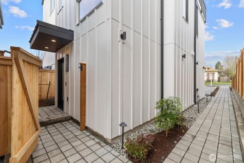945 NW 61st Street Seattle WA 98107