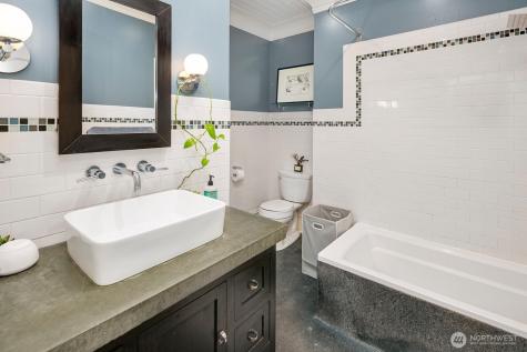 7 Harrison Street Seattle WA 98109