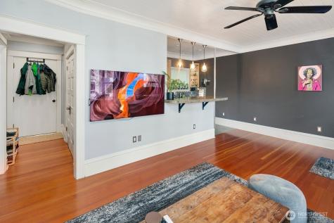 7 Harrison Street Seattle WA 98109