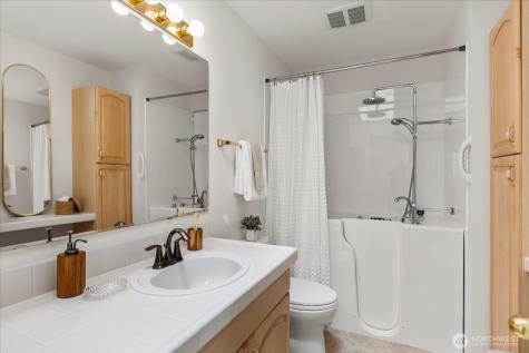4713 160th Street SW Lynnwood WA 98087