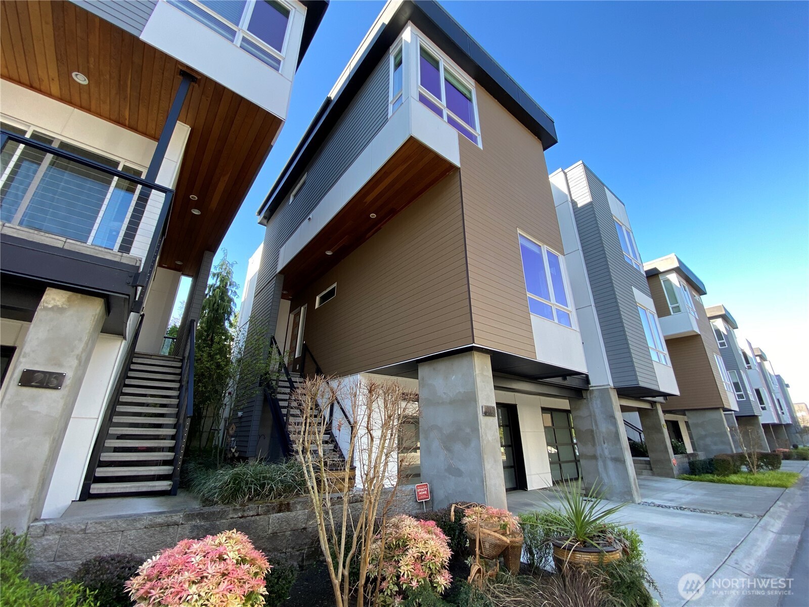 213 4th Court S Kirkland WA 98033