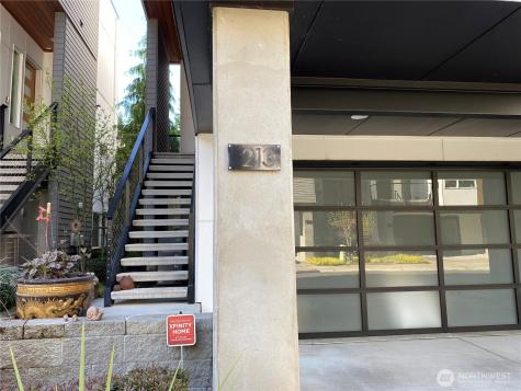 213 4th Court S Kirkland WA 98033