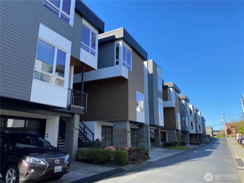 213 4th Court S Kirkland WA 98033