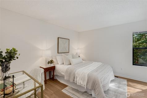 10919 NE 35th Place Bellevue WA 98004