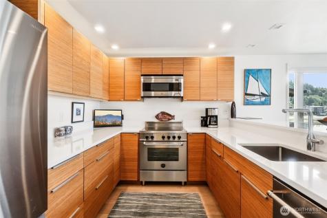3717 Beach Drive SW Seattle WA 98106