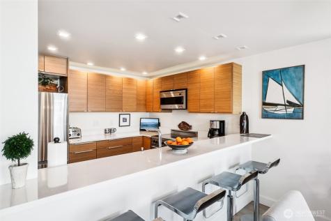 3717 Beach Drive SW Seattle WA 98106