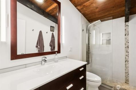 3717 Beach Drive SW Seattle WA 98106