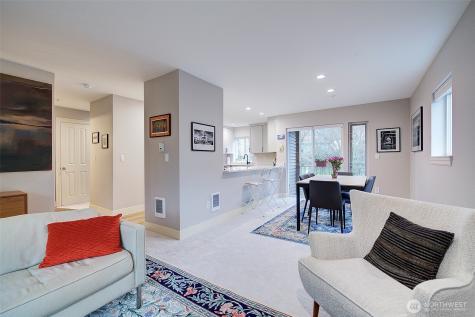 215 20th Avenue E Seattle WA 98112