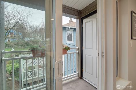 215 20th Avenue E Seattle WA 98112