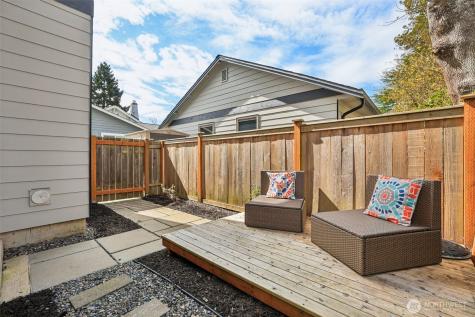 8410 17th Avenue SW Seattle WA 98106