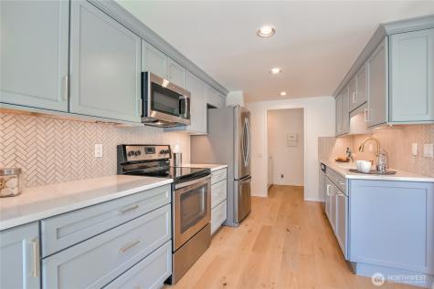 22521 SE 42nd Terrace Issaquah WA 98029