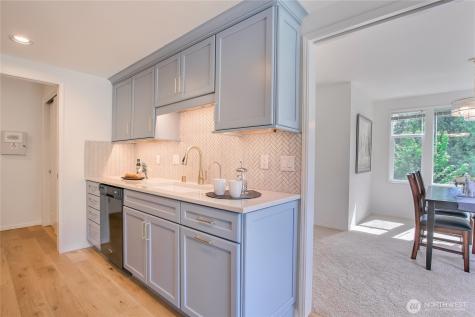 22521 SE 42nd Terrace Issaquah WA 98029