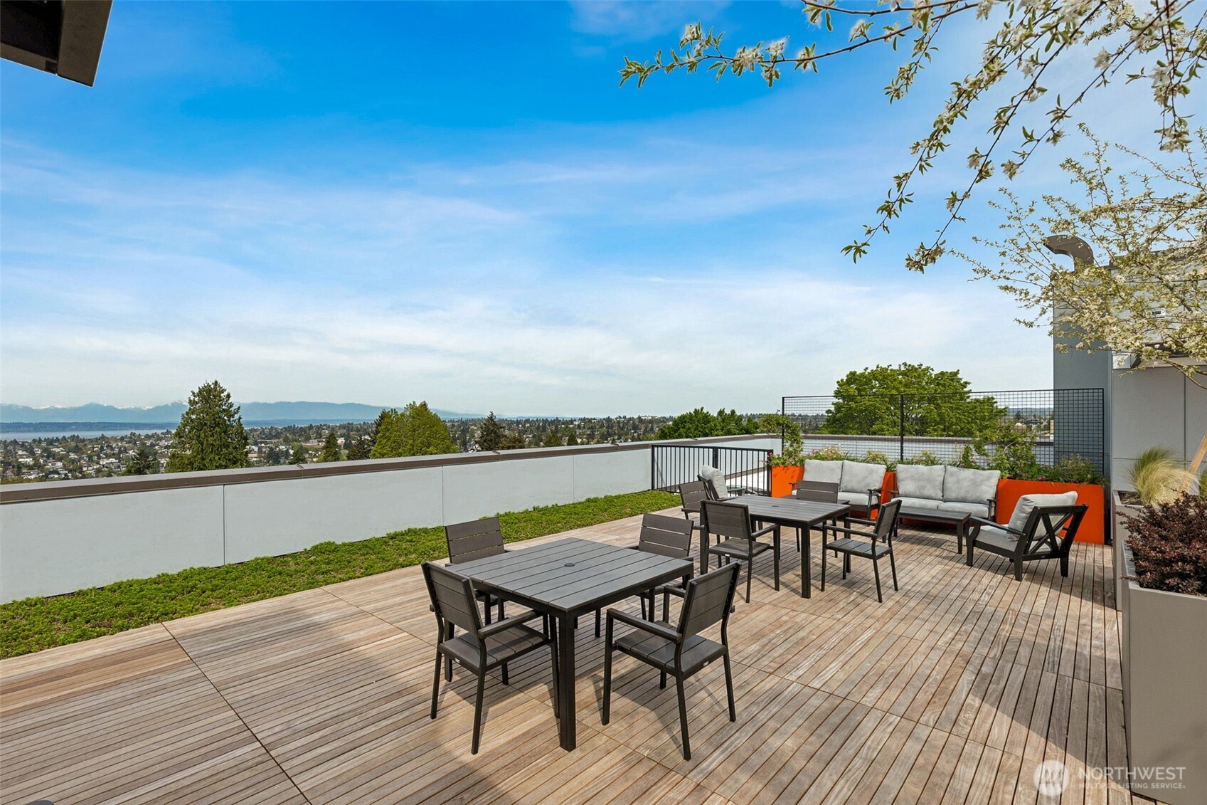 5819 Phinney Avenue N Seattle WA 98103