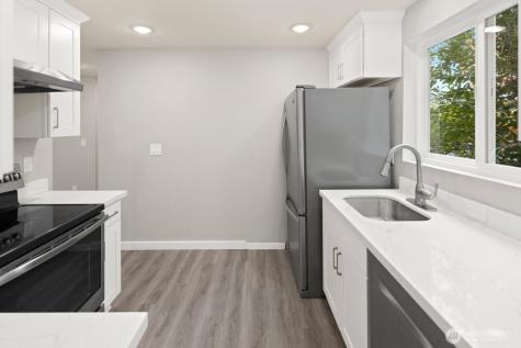 3055 80th Avenue SE Mercer Island WA 98040