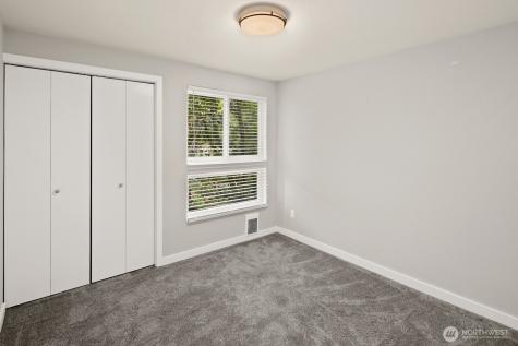 3055 80th Avenue SE Mercer Island WA 98040