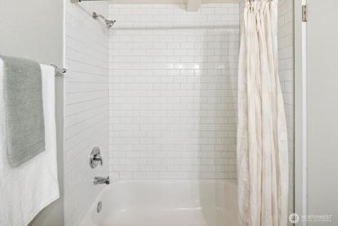 3055 80th Avenue SE Mercer Island WA 98040