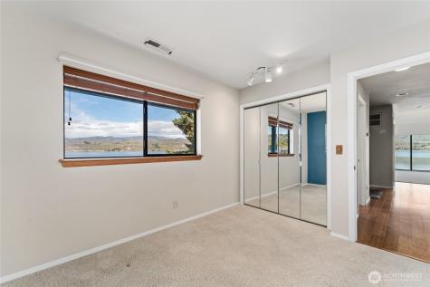 60 S Lakeshore Road Chelan WA 98816