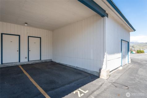 60 S Lakeshore Road Chelan WA 98816