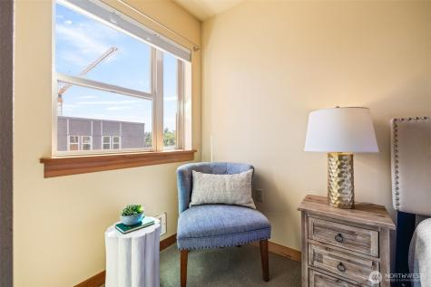 827 Hiawatha Place S Seattle WA 98144