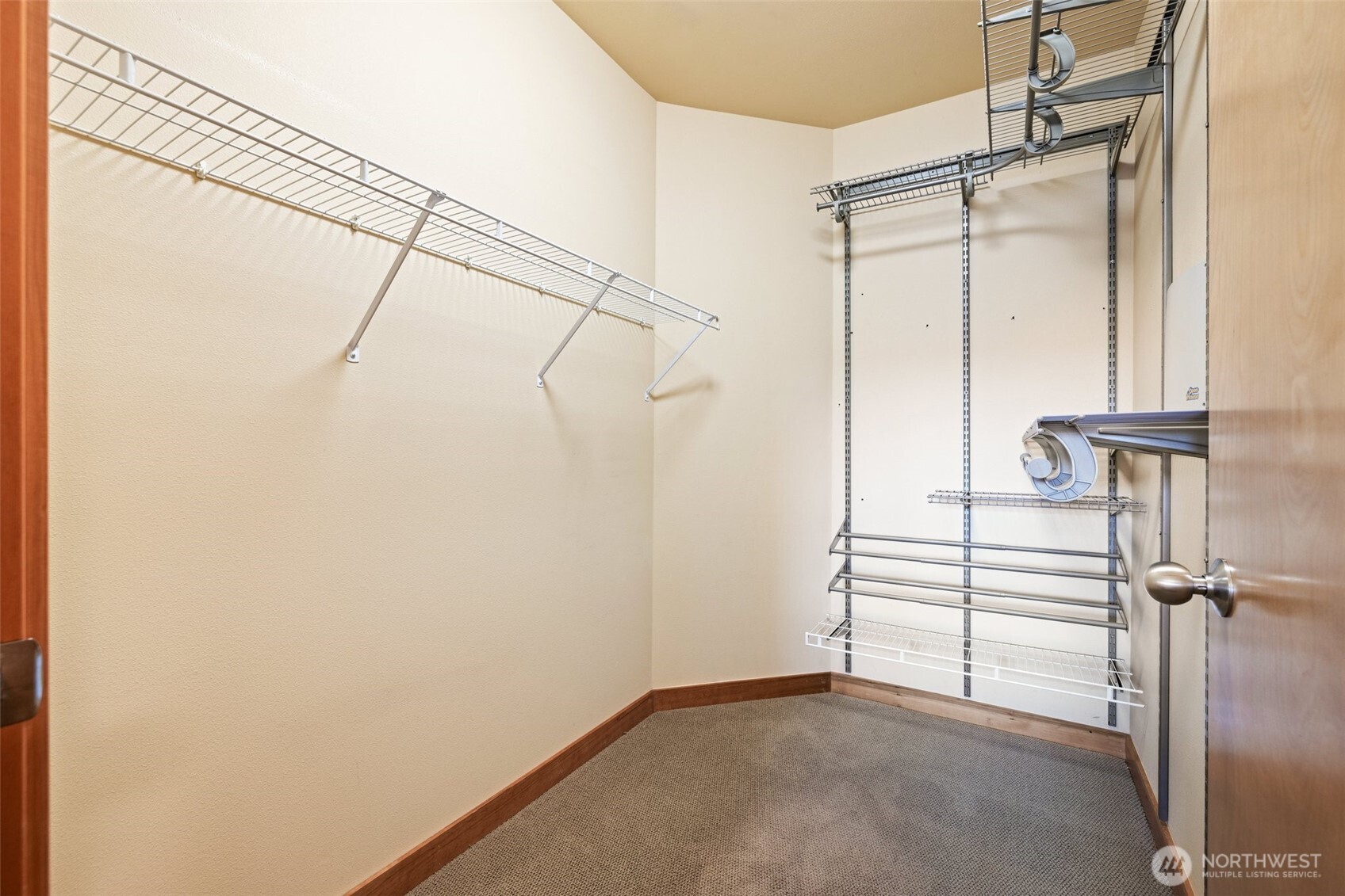 827 Hiawatha Place S Seattle WA 98144