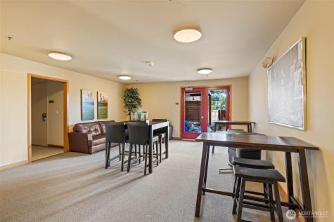 827 Hiawatha Place S Seattle WA 98144