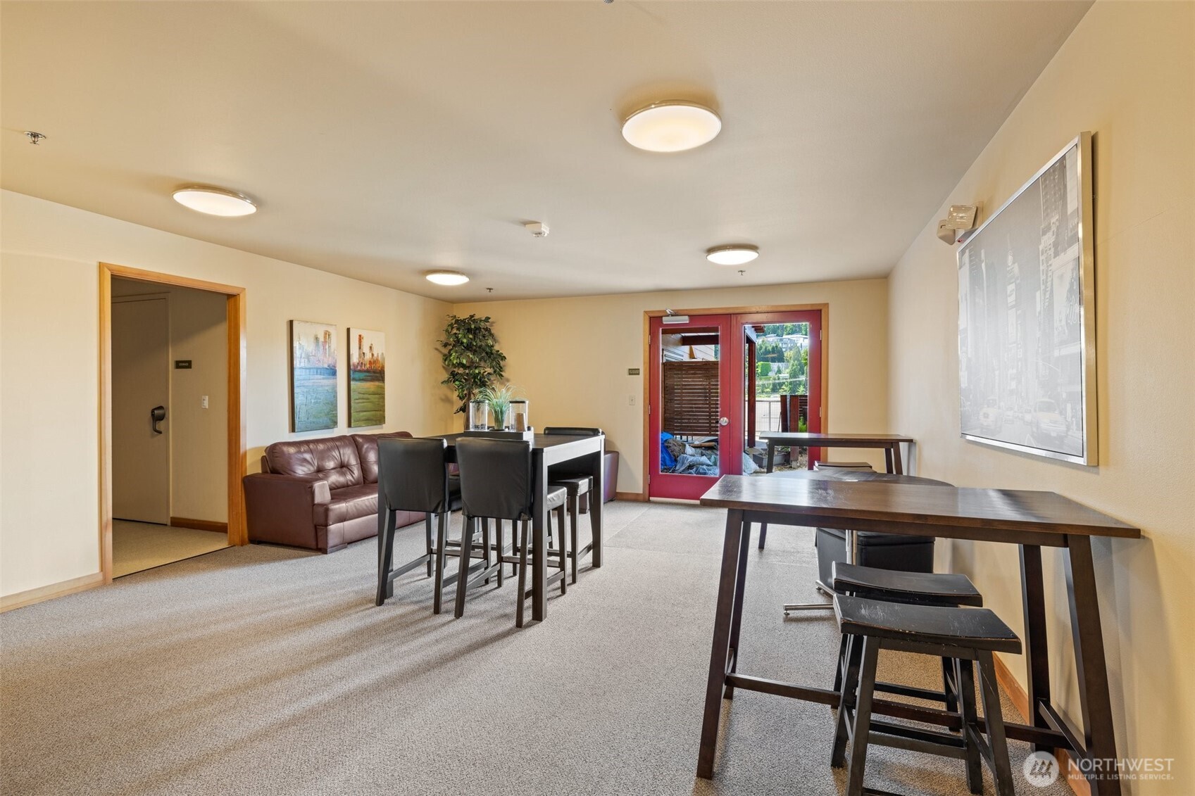 827 Hiawatha Place S Seattle WA 98144