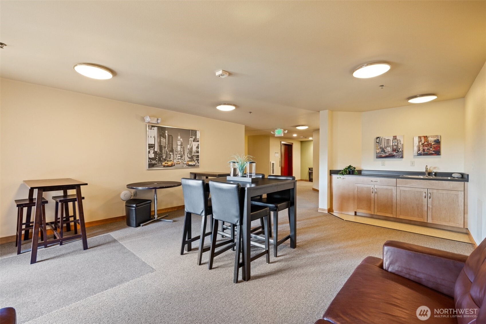 827 Hiawatha Place S Seattle WA 98144