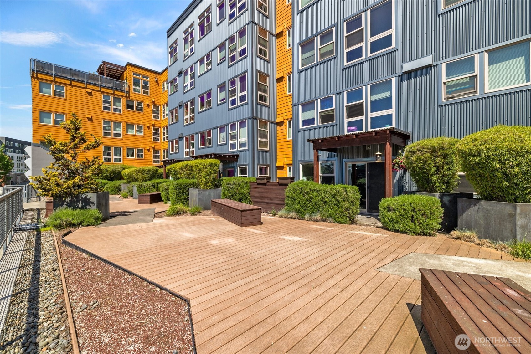 827 Hiawatha Place S Seattle WA 98144
