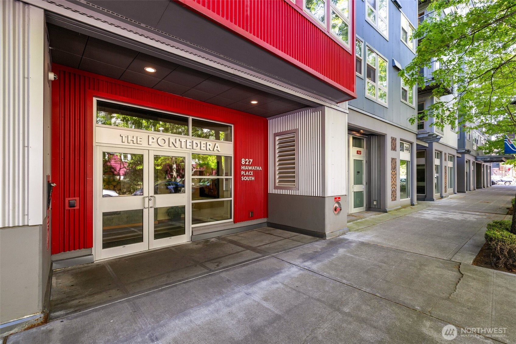827 Hiawatha Place S Seattle WA 98144
