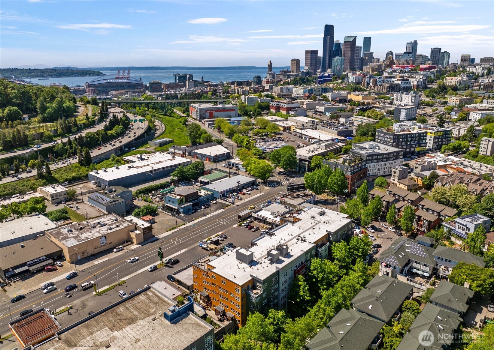 827 Hiawatha Place S Seattle WA 98144